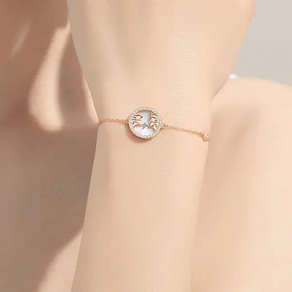 Capricorn Energy Crystal Astrology Zodiac Reiki Garnet Charm Bracelet –  Spiritual Diva Jewelry